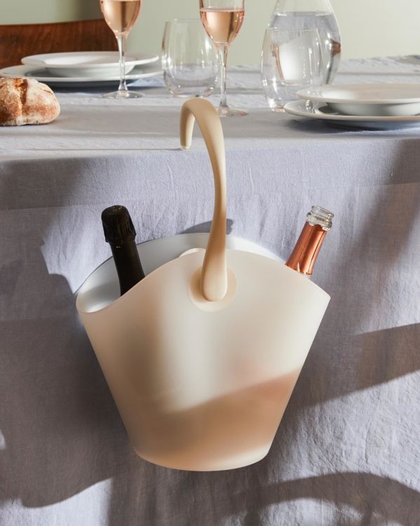 Alessi plastikinis vyno/šampano šaldymo kibirėlis „Chiringuito“, baltos matinės spalvos (gali būti pakabinamas)