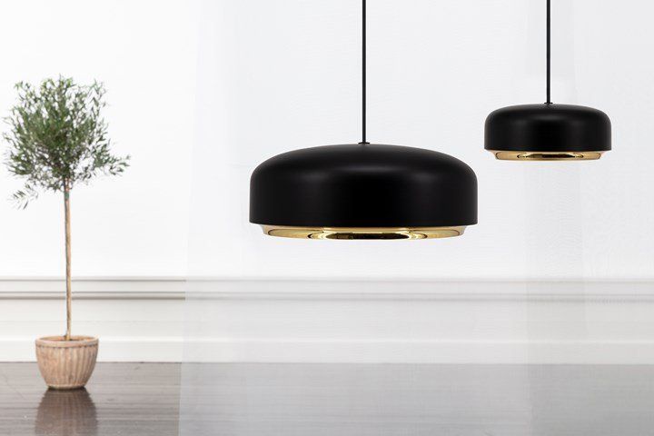 „UMAGE“ šviestuvas „Hazel Medium Black“, metalinis su integruotu LED, juodas su auksu