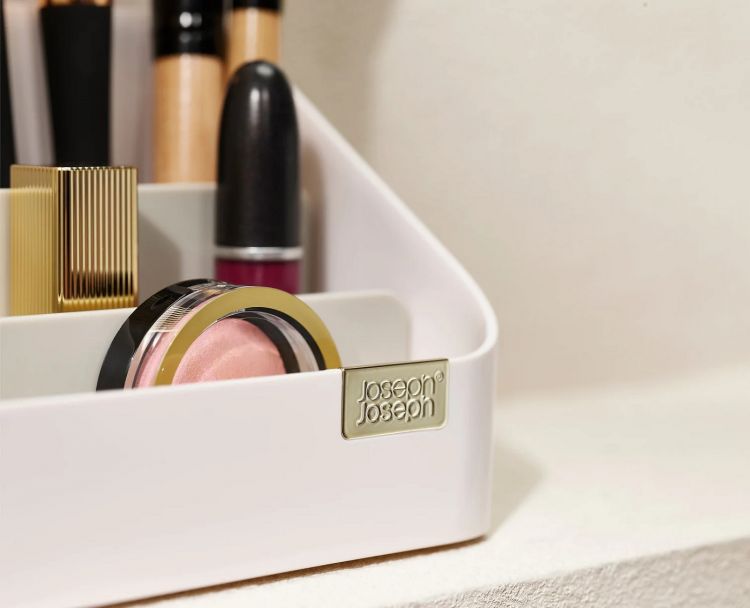 Joseph Joseph kosmetikos ir vonios reikmenų laikymo dėžutė „Viva Tiered“