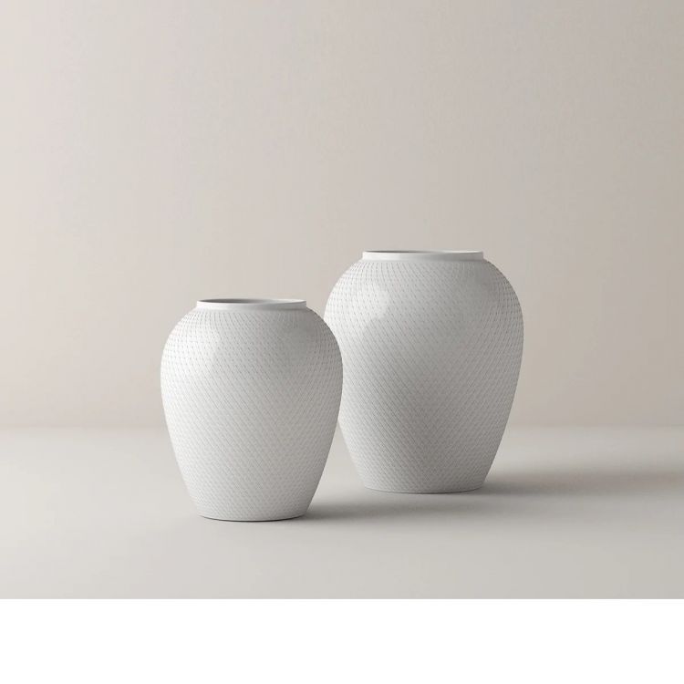 „Lyngby Porcelaen“ porceliano vaza „Rhombe White“, 16,5 cm aukščio, baltos spalvos