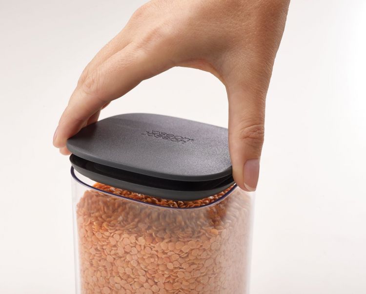 Joseph Joseph 5  plastikinių indelių rinkinys biriems produktams su plastikiniu stovu Podium™